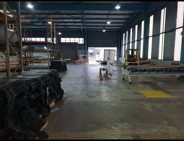 3,591M² WAREHOUSE TO LET IN NEW GERMANY